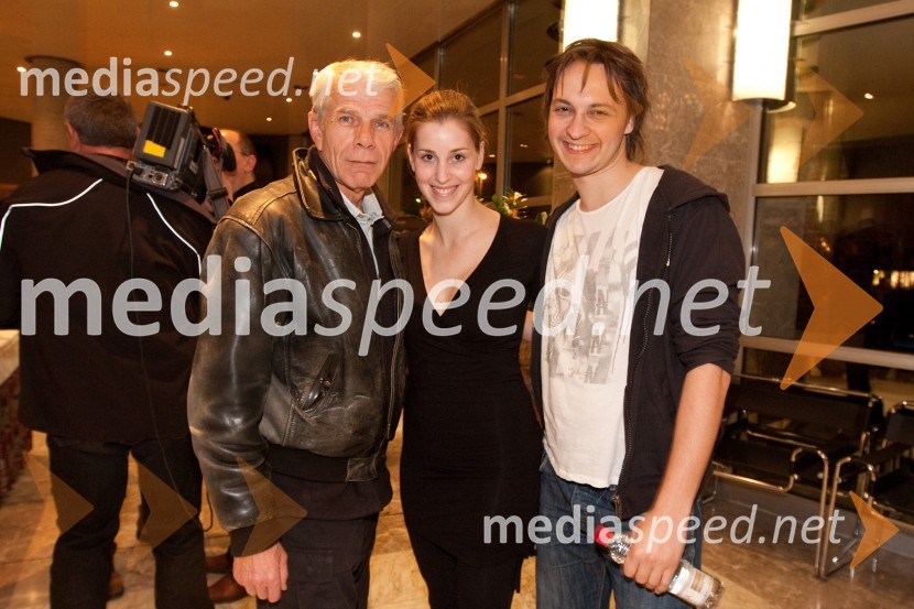 Ivo Barišič, igralec, Nina Rakovec, igralka in fant Blaž Setnikar, igralecSovražnik ljudstva, premiera v SNG Nova Gorica