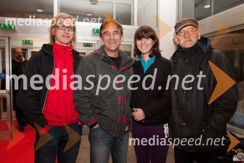 Uroš Kaurin, igralec, Robert Prebil, igralec, hči Nuša in Sandi Pavlin, igralecPodelitev Zlate role ustvarjalcem filma Gremo mi po svoje