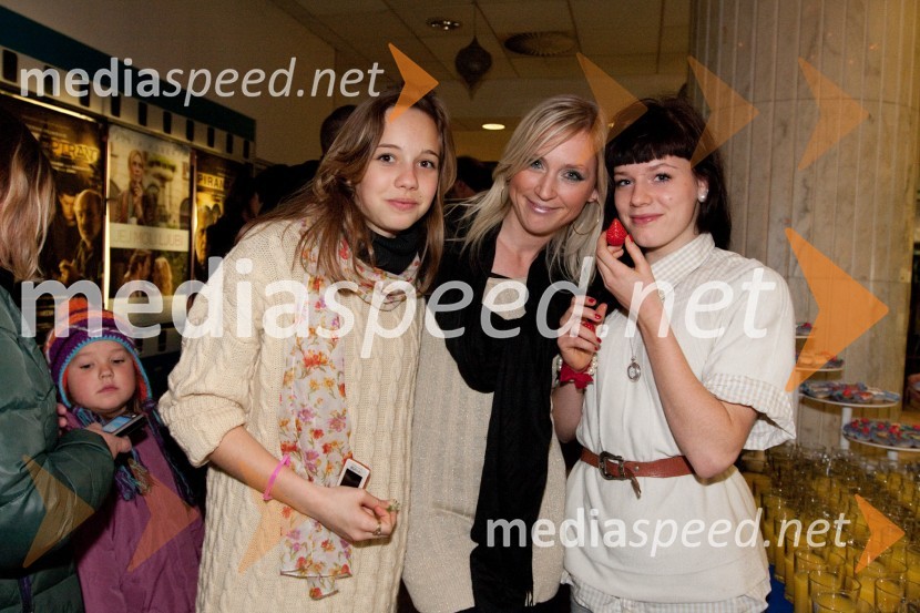 Gaja Pegan Nahtigal, Urška Čož, Cinemania group d.o.o. in Pia KorbarPodelitev Zlate role ustvarjalcem filma Gremo mi po svoje