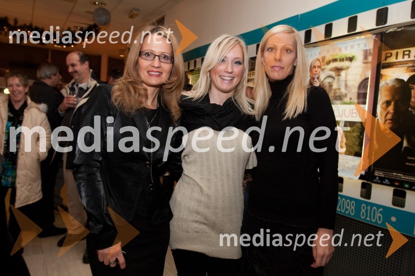 Tjaša Smrekar, vodja za tržno komuniciranje Kolosej, Urška Čož, Cinemania group d.o.o. in Barbara Van, vodja programa in marketinga v KolosejuPodelitev Zlate role ustvarjalcem filma Gremo mi po svoje