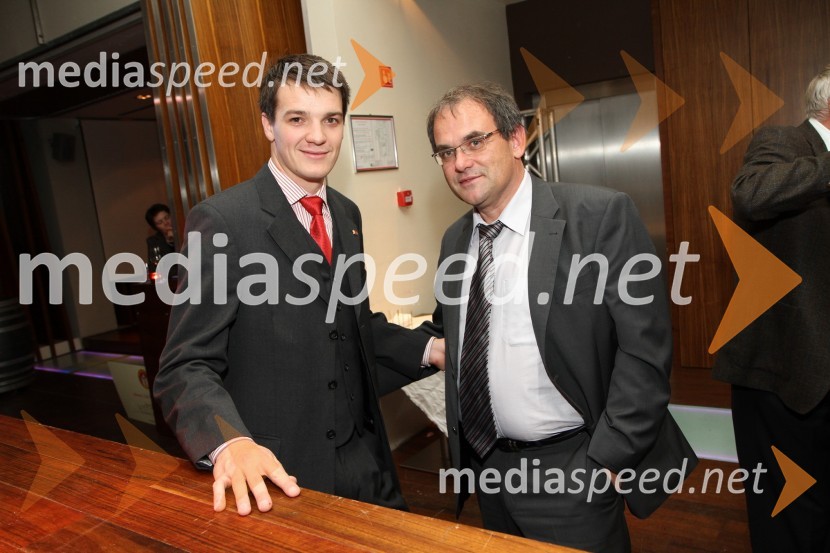 Mitja Šeško, predsednik Rotaract club Maribor in Bojan ZupancDobrodelna dražba Rotaract cluba Maribor