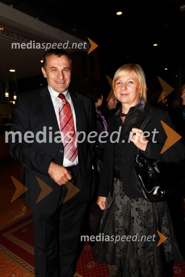 Branko Kurbus, predsednik uprave Arcont d.d. in soproga BredaDobrodelni Miklavžev koncert Big benda Glasbene šole Gornja Radgona z Otom Pestnerjem