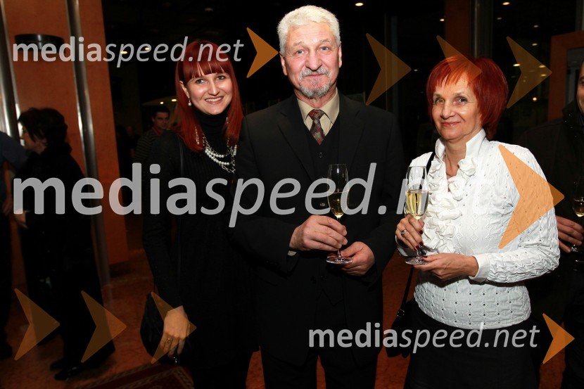 Franja Pižmoht, novinarka, Franc Pižmoht, župan občine Apače in Mira PižmohtDobrodelni Miklavžev koncert Big benda Glasbene šole Gornja Radgona z Otom Pestnerjem