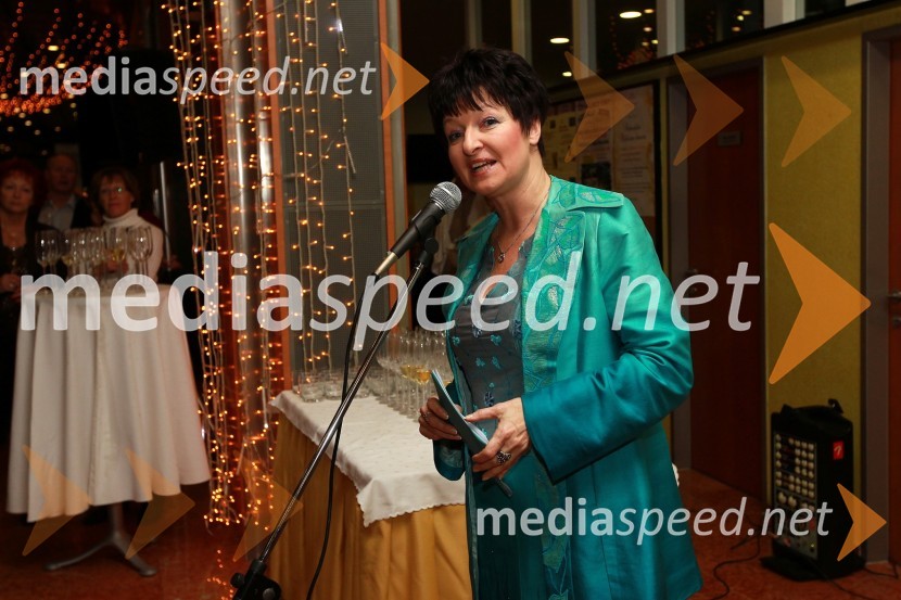 Irena Polak Fištravec, povezovalka dogodkaDobrodelni Miklavžev koncert Big benda Glasbene šole Gornja Radgona z Otom Pestnerjem