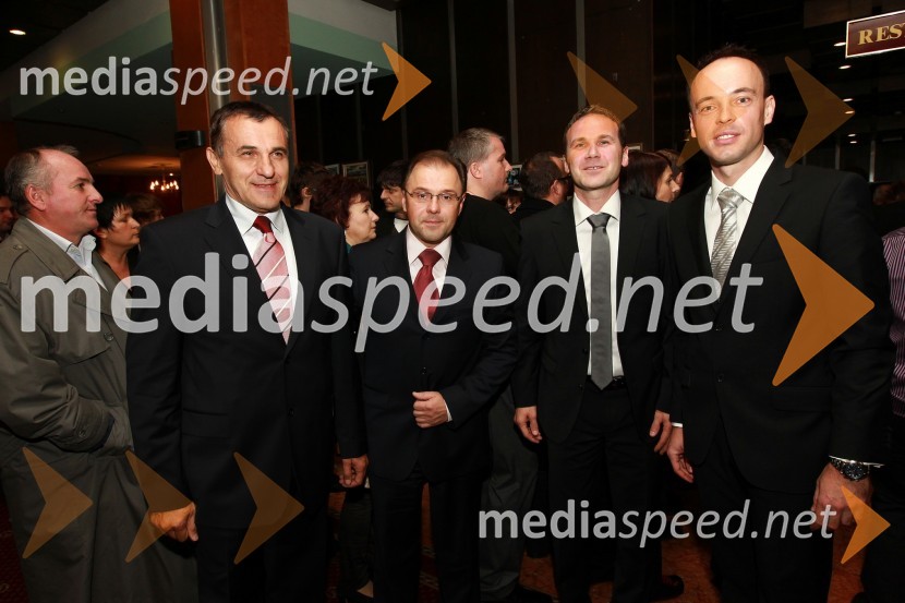 Branko Kurbus, predsednik uprave Arcont d.d., Mladen Kučiš, direktor Zdravilišča Radenci, Borut Cvetkovič, direktor podjetja Radgonske gorice in Tomaž Polak, ravnatelj Glasbene šole Gornja RadgonaDobrodelni Miklavžev koncert Big benda Glasbene šole Gornja Radgona z Otom Pestnerjem