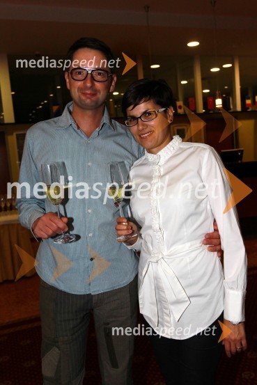 	Boštjan Peterman, izvršni direktor za finance in razvoj pri Infonet Media in Tijana PetermanDobrodelni Miklavžev koncert Big benda Glasbene šole Gornja Radgona z Otom Pestnerjem