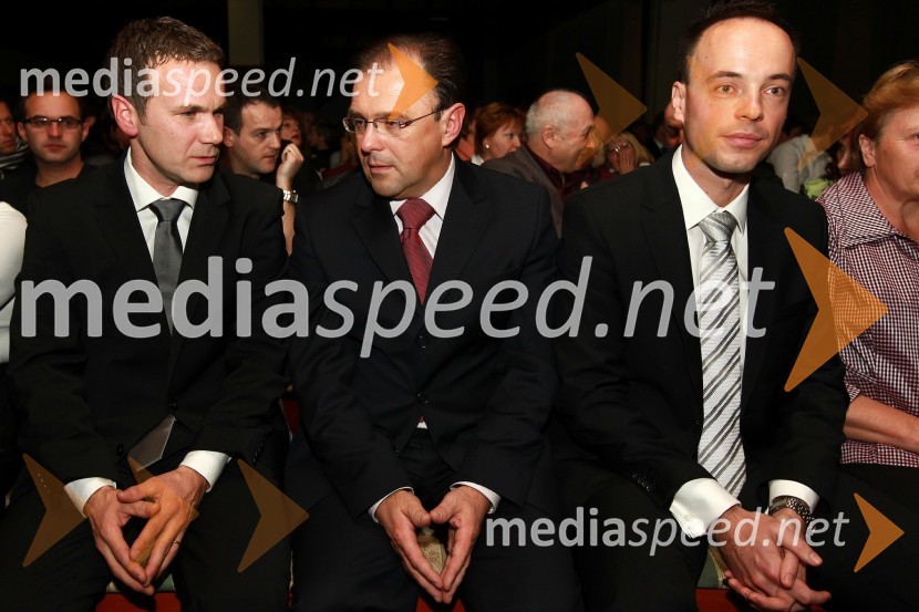 Borut Cvetkovič, direktor podjetja Radgonske gorice, Mladen Kučiš, direktor Zdravilišča Radenci in Tomaž Polak, ravnatelj Glasbene šole Gornja RadgonaDobrodelni Miklavžev koncert Big benda Glasbene šole Gornja Radgona z Otom Pestnerjem