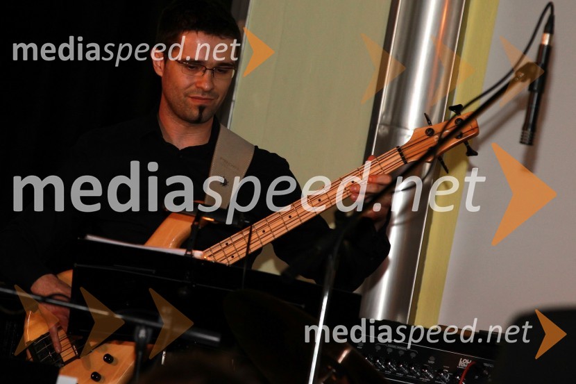 Andrej Tibaut, učitelj na Glasbeni šoli Gornja RadgonaDobrodelni Miklavžev koncert Big benda Glasbene šole Gornja Radgona z Otom Pestnerjem