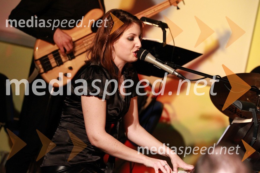 Urška Orešič, skladateljica in učiteljica na Glasbeni šoli Gornja RadgonaDobrodelni Miklavžev koncert Big benda Glasbene šole Gornja Radgona z Otom Pestnerjem