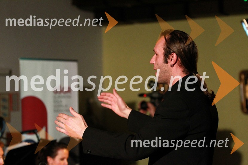 Jernej Senegačnik, dirigent in trobentačDobrodelni Miklavžev koncert Big benda Glasbene šole Gornja Radgona z Otom Pestnerjem