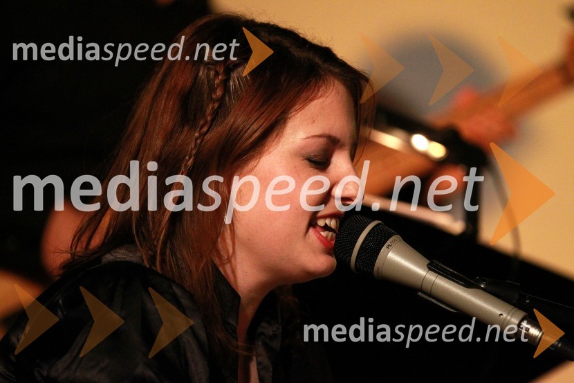 Urška Orešič, skladateljica in učiteljica na Glasbeni šoli Gornja RadgonaDobrodelni Miklavžev koncert Big benda Glasbene šole Gornja Radgona z Otom Pestnerjem