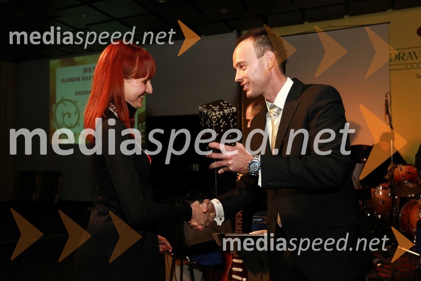 Franja Pižmoht, novinarka in Tomaž Polak, ravnatelj Glasbene šole Gornja RadgonaDobrodelni Miklavžev koncert Big benda Glasbene šole Gornja Radgona z Otom Pestnerjem