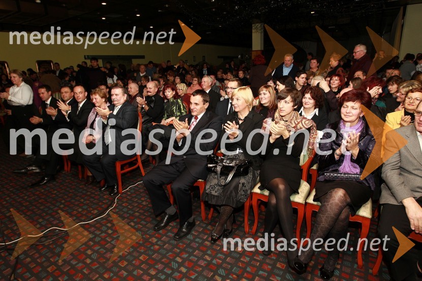 Obiskovalci Miklavževega koncertaDobrodelni Miklavžev koncert Big benda Glasbene šole Gornja Radgona z Otom Pestnerjem