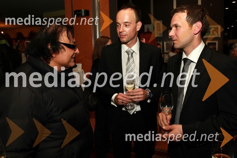 Oto Pestner, pevec, Tomaž Polak, ravnatelj Glasbene šole Gornja Radgona in Borut Cvetković, direktor podjetja Radgonske goriceDobrodelni Miklavžev koncert Big benda Glasbene šole Gornja Radgona z Otom Pestnerjem