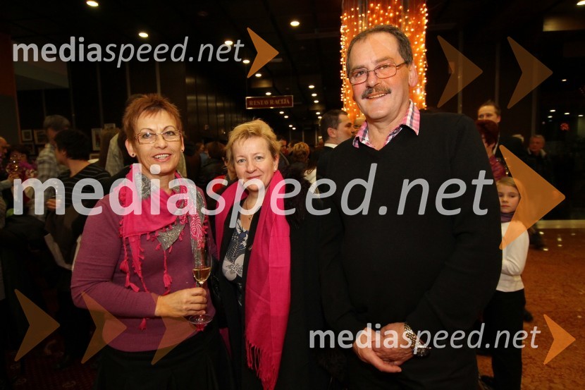 Silvestra Krajnc Bezjak, direktorica Zdravstvenega doma Gornja Radgona, Slavica Trstenjak, ravnateljica Osnovne šole dr. Antona Trstenjaka v Negovi in Miran BezjakDobrodelni Miklavžev koncert Big benda Glasbene šole Gornja Radgona z Otom Pestnerjem