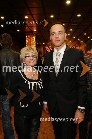 Majda Šmid in Tomaž Polak, ravnatelj Glasbene šole Gornja RadgonaDobrodelni Miklavžev koncert Big benda Glasbene šole Gornja Radgona z Otom Pestnerjem