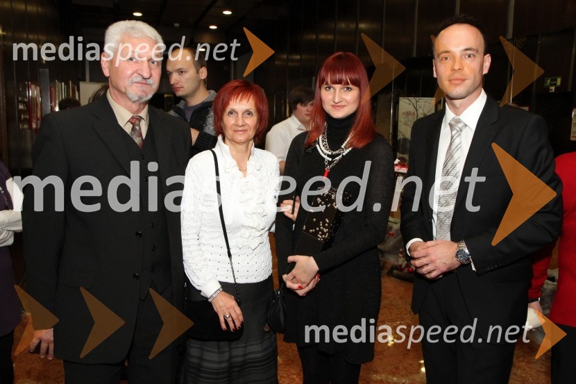 Franc in Mira Pižmoht, njuna hči Franja Pižmoht, novinarka ter Tomaž Polak, ravnatelj Glasbene šole Gornja RadgonaDobrodelni Miklavžev koncert Big benda Glasbene šole Gornja Radgona z Otom Pestnerjem