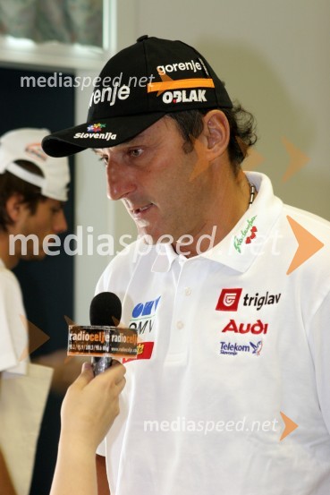 Vasja Bajc, novi trener smučarskih skakalcevSlovenska nordijska reprezentanca - podpis s sponzorji