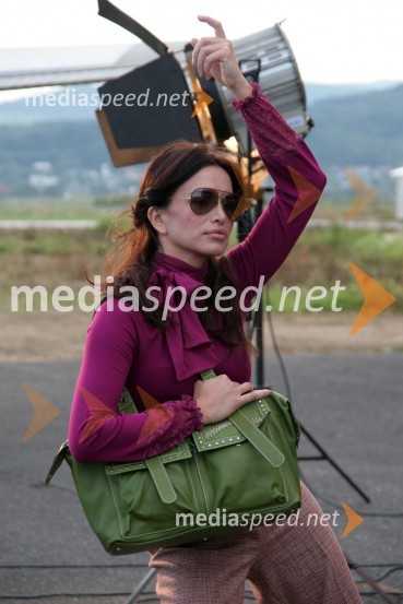 Hrvaška pevka Severina med fotografiranjem za katalog Rašicine nove blagovne znamke FabulaSeverina - backstage fotografiranja za katalog nove Rašicine blagovne znamke Fabula