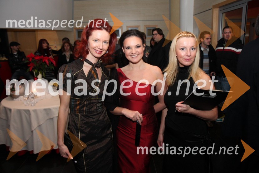 Metka Klajderič Kobler, lastnica agencije Vulcano models, Alenka Gotar, pevka in Darja Hlade, marketing Vulcano ModelsSvečana prednovoletna zabava Agencije Ekskluzivno ter predstavitev koledarja Ledenovroče 2011