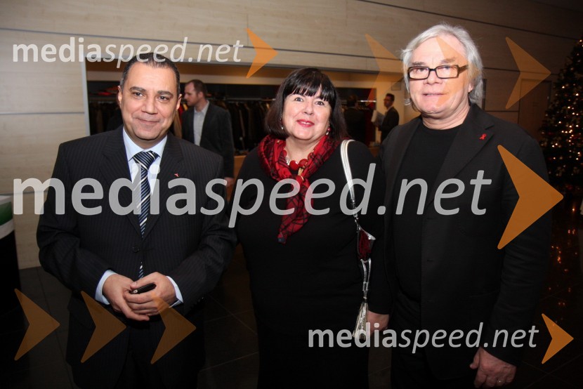 Medhat Youssef, generalni direktor Austria Trend hotel, Lado Leskovar, pevec in soproga VericaSvečana prednovoletna zabava Agencije Ekskluzivno ter predstavitev koledarja Ledenovroče 2011