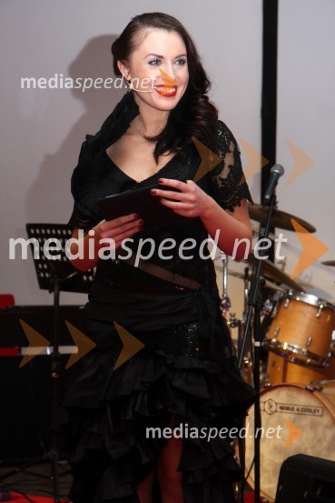 Maja Martina Merljak, igralka in povezovalka prireditveSvečana prednovoletna zabava Agencije Ekskluzivno ter predstavitev koledarja Ledenovroče 2011