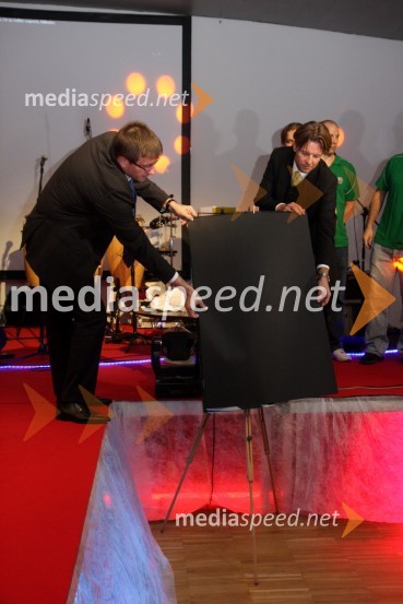 Jani Möderndorfer, podžupan Mestne občine Ljubljana in Peter Butoln, agencija ProtokolSvečana prednovoletna zabava Agencije Ekskluzivno ter predstavitev koledarja Ledenovroče 2011