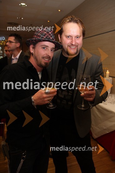 Marjan Novina, pevec in Miran Miki Vlahovič, član skupine VictorySvečana prednovoletna zabava Agencije Ekskluzivno ter predstavitev koledarja Ledenovroče 2011