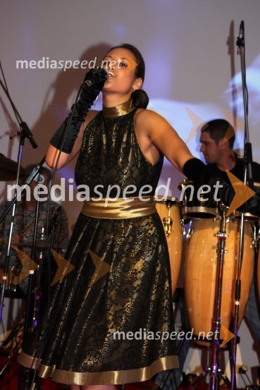 Nuša Basle alias Maria Masle, pevkaSvečana prednovoletna zabava Agencije Ekskluzivno ter predstavitev koledarja Ledenovroče 2011