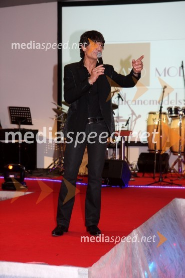 Jasmin Stavros, hrvaški pevecSvečana prednovoletna zabava Agencije Ekskluzivno ter predstavitev koledarja Ledenovroče 2011