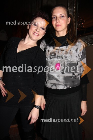 Suzana Rengeo, modna oblikovalka in stilistka ter Bojana Kovačič Zemljič, oblikovalka nakitaModna revija Strast Art