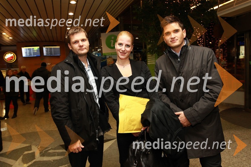 Saša Pušnik, direktor Diners Cluba Slovenije, Brina Černetič, svetovalka uprave Diners Cluba Slovenije in Zoran G. Grbić, vodja Diners Cluba ExclusiveKevin Costner pristal v Sloveniji