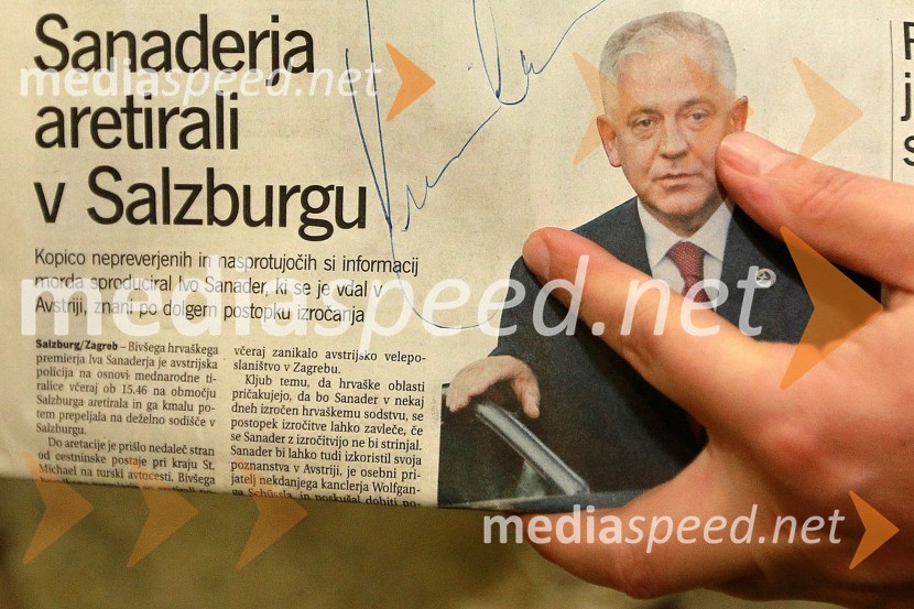 Podpis Kevina CostnerjaKevin Costner pristal v Sloveniji