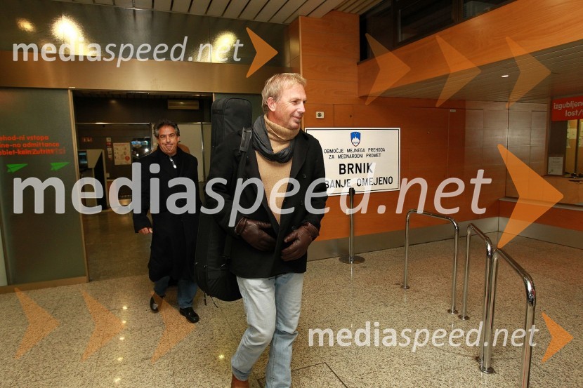 Kevin Costner, ameriški igralec in glasbenikKevin Costner pristal v Sloveniji