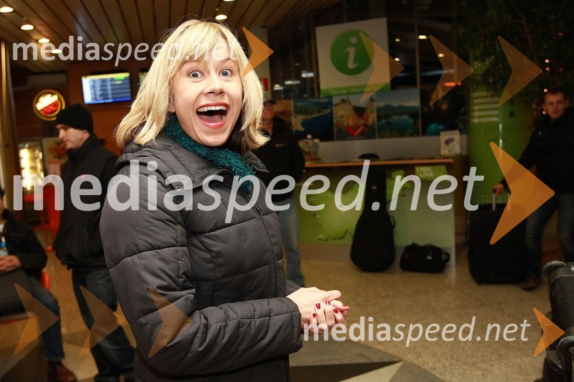 Sara Beck, spremljevalna pevka Kevina CostnerjaKevin Costner pristal v Sloveniji