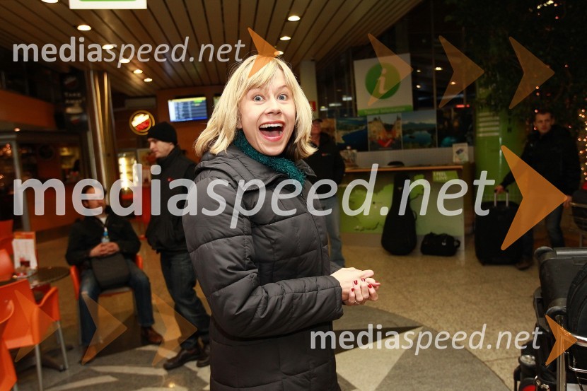 Sara Beck, spremljevalna pevka Kevina CostnerjaKevin Costner pristal v Sloveniji