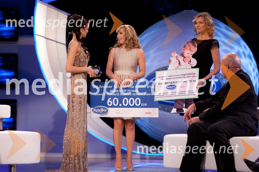 Nina Osenar, voditeljica oddaje, Olga Bahun Jakelj, predsednica Ustanove Fundacije za pomoč otrokom in Darja Zajc, marketing Pro PlusBig brother slavnih - zmagovalec je Jože Činč