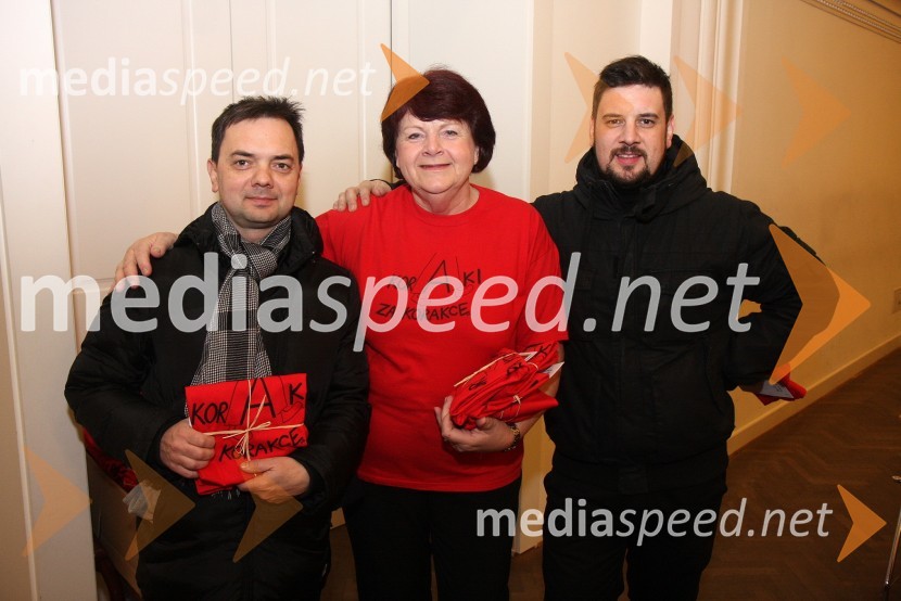 Sandi Križanič, glasbeni urednik na Radiu City, … in Tine Križanič, član ekipe Reporter MilanZdruženje Koraki za korakce, dobrodelni božični koncert