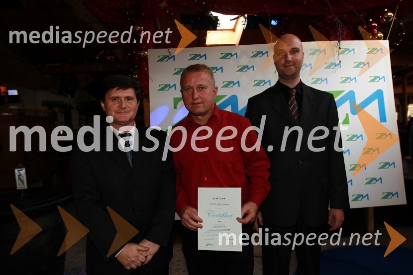 Darko Knez, vodja projekta hitrih cenitev avtomobilskih škod, Blaž Čepin, avtostoritve Čepin Janko s.p. in Sebastjan Strmšek, pomočnik i.d. premoženjskih zavarovanjZavarovalnica Maribor, Podelitev certifikatov za cenilce