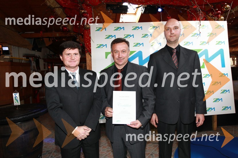 Darko Knez, vodja projekta hitrih cenitev avtomobilskih škod, Miljenko Krklec, Avtohiša Škorjanec d.o.o. in Sebastjan Strmšek, pomočnik i.d. premoženjskih zavarovanjZavarovalnica Maribor, Podelitev certifikatov za cenilce