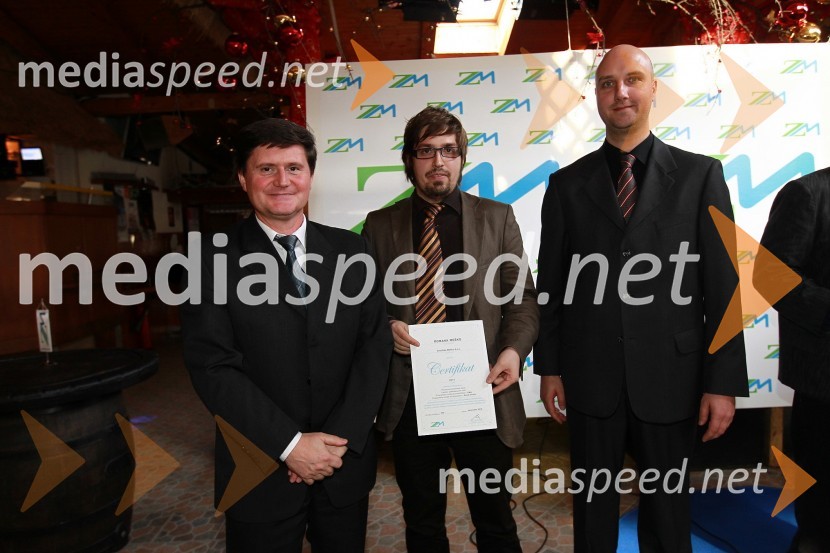 Darko Knez, vodja projekta hitrih cenitev avtomobilskih škod, prevzemnik priznanja v imenu Romane Meško, Avtohiša Meško d.o.o. in Sebastjan Strmšek, pomočnik i.d. premoženjskih zavarovanjZavarovalnica Maribor, Podelitev certifikatov za cenilce