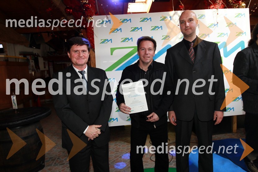 Darko Knez, vodja projekta hitrih cenitev avtomobilskih škod, Robert Müler, Avto Müler in Sebastjan Strmšek, pomočnik i.d. premoženjskih zavarovanjZavarovalnica Maribor, Podelitev certifikatov za cenilce