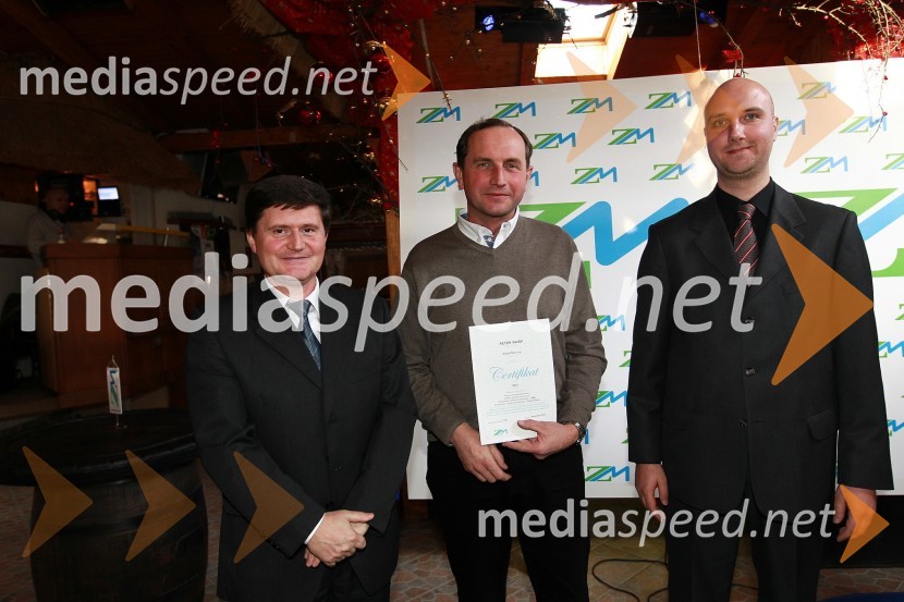 Darko Knez, vodja projekta hitrih cenitev avtomobilskih škod,  Peter Rajšp, Rajšp Peter s.p. in Sebastjan Strmšek, pomočnik i.d. premoženjskih zavarovanjZavarovalnica Maribor, Podelitev certifikatov za cenilce