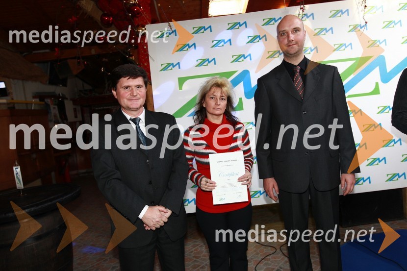 Darko Knez, vodja projekta hitrih cenitev avtomobilskih škod, Biserka Tomažič Šeruga, avtoservis Šeruga d.o.o. in Sebastjan Strmšek, pomočnik i.d. premoženjskih zavarovanjZavarovalnica Maribor, Podelitev certifikatov za cenilce