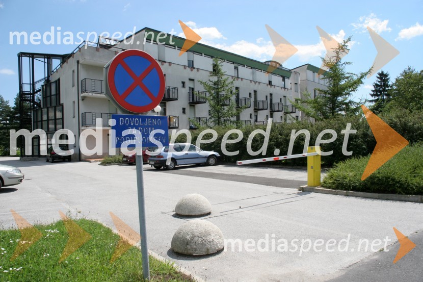 Dom podiplomcev in gostujočih profesorjev na Koroški cestiMaribor, Slovenija