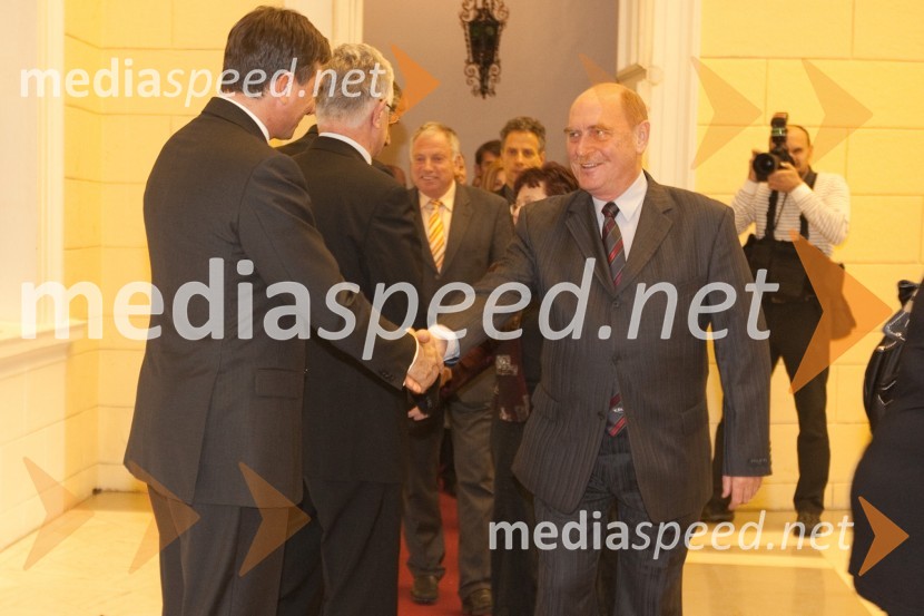 Borut Pahor, predsednik vlade Republike Slovenije in ...Sprejem treh predsednikov za novinarje in urednike