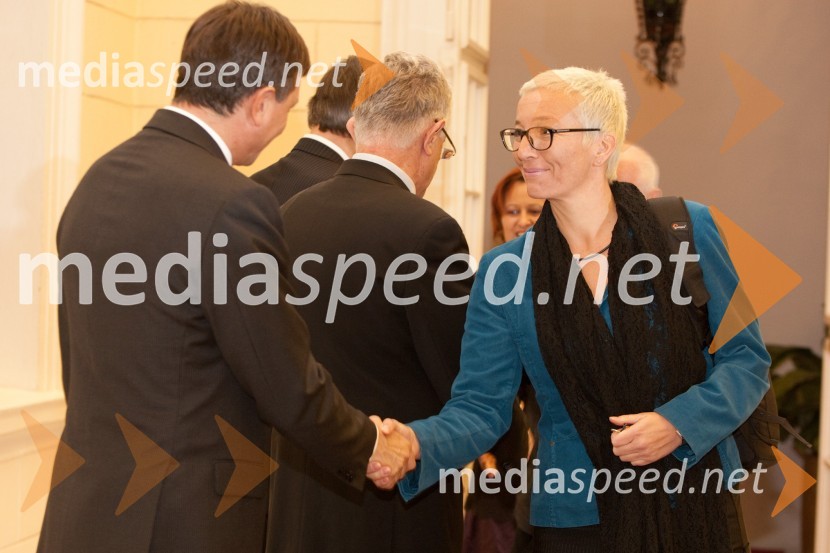 Borut Pahor, predsednik vlade Republike Slovenije in Alenka Žavbi, fotografinja in novinarkaSprejem treh predsednikov za novinarje in urednike