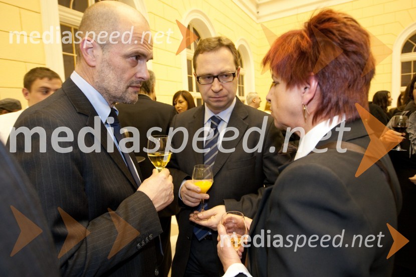 Janez Lombergar, v.d. direktorja Televizije Slovenija, Marko Filli, generalni direktor RTV Slovenija in Majda Širca, ministrica za kulturoSprejem treh predsednikov za novinarje in urednike