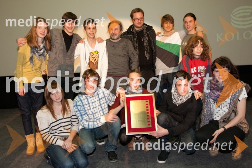 Igralci in ustvarjalci filma Gremo mi po svoje 	 
Podelitev Velike Zlate role ustvarjalcem filma Gremo mi po svoje