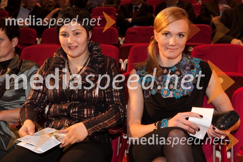 	Lucija Polavder, slovenska judoistka in Petra Majdič, smučarska tekačicaŠportnika leta 2010 sta Tina Maze in Dejan Zavec